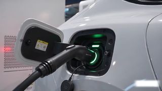 Sostenibile produzione di alta potenza abilitata da un sistema di raffreddamento liquido a copertura completa