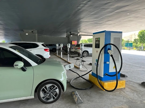Ultime notizie aziendali su Perche' il fucile salta quando si carica un veicolo di nuova energia?