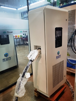 Un buon prezzo. 160KW CCS2 Dual Gun DC Stazione di ricarica veloce per veicoli elettrici in linea