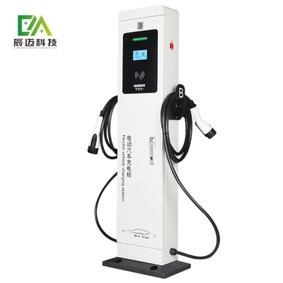Un buon prezzo. 7KW 14KW singolo cannone / doppia colonna cannone AC stazza di ricarica per veicoli elettrici / stazza di ricarica per veicoli elettrici in piedi in linea