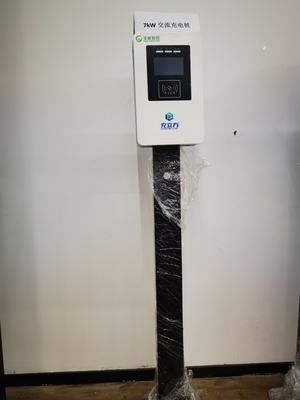 Un buon prezzo. 7KW Colonna blu e bianca / Tipo pavimento Single gun Veicolo elettrico AC pila di ricarica in linea
