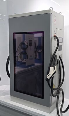 Un buon prezzo. Stazione di ricarica rapida per veicoli elettrici commerciale IP54 raffreddata ad aria CLF DC Serie 120 Caricatore DC 120kW Schermo LCD pubblicitario da 55 pollici Configurazione connettore multiplo OCPP1.6J In linea
