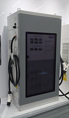 Caricabatterie EV DC da 120 kW con schermo pubblicitario LCD da 55 pollici, doppio display CCS1 CCS2 CHAdeMO GB/T per aree di servizio autostradali