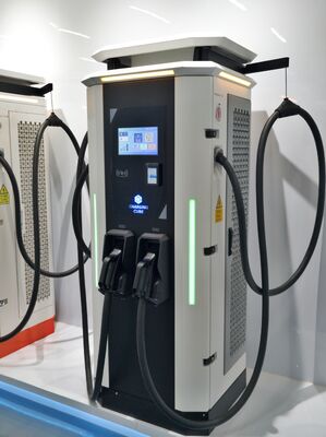 Stazione di ricarica rapida per veicoli elettrici DC da 60kW CCS1 CCS2 CHAdeMO GB/T 200-1000V OCPP 1.6J IP54